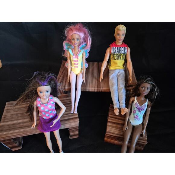 3 Barbie Dolls And 1 Ken.. Fully Dressed And Ready To Go . Good Condition - Picture 2 of 8